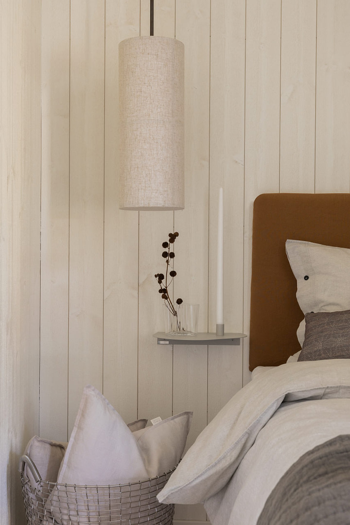 Litet sängbord beige